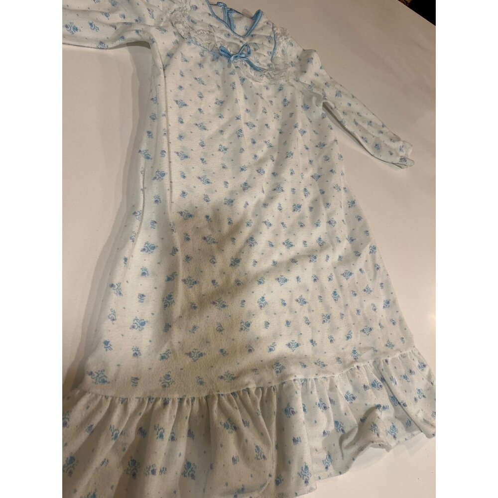 Vintage Blue Floral Girls Nightgown With Lace Trim Keyhole Button Back Closure L